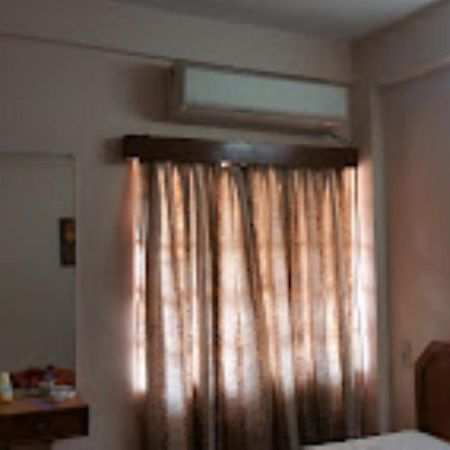 Hotel Blue Wheel,ブバネーシュワル エクステリア 写真